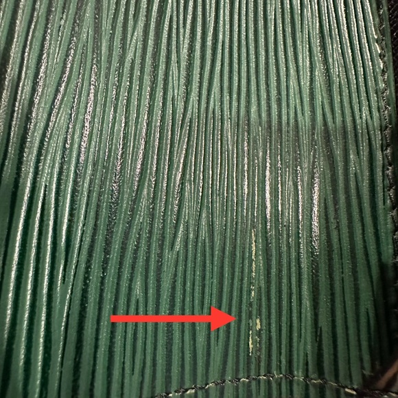 LOUIS VUITTON CLUTCH GREEN EPI 🌟AUTHENTIC 🌟 - Picture 10 of 15